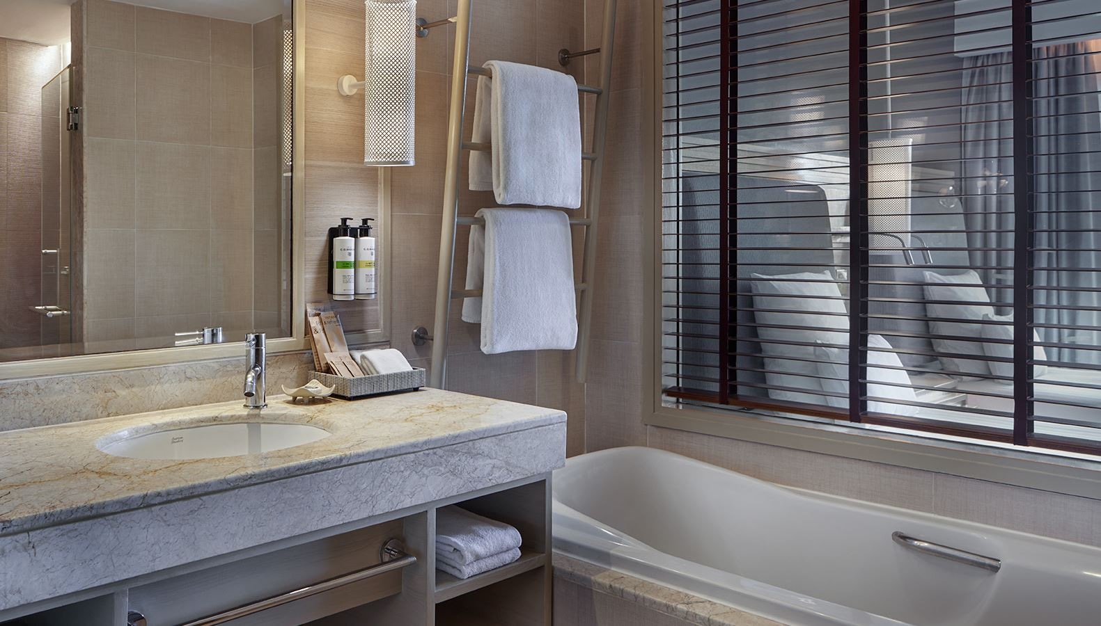 rooms-deluxe-sea-view