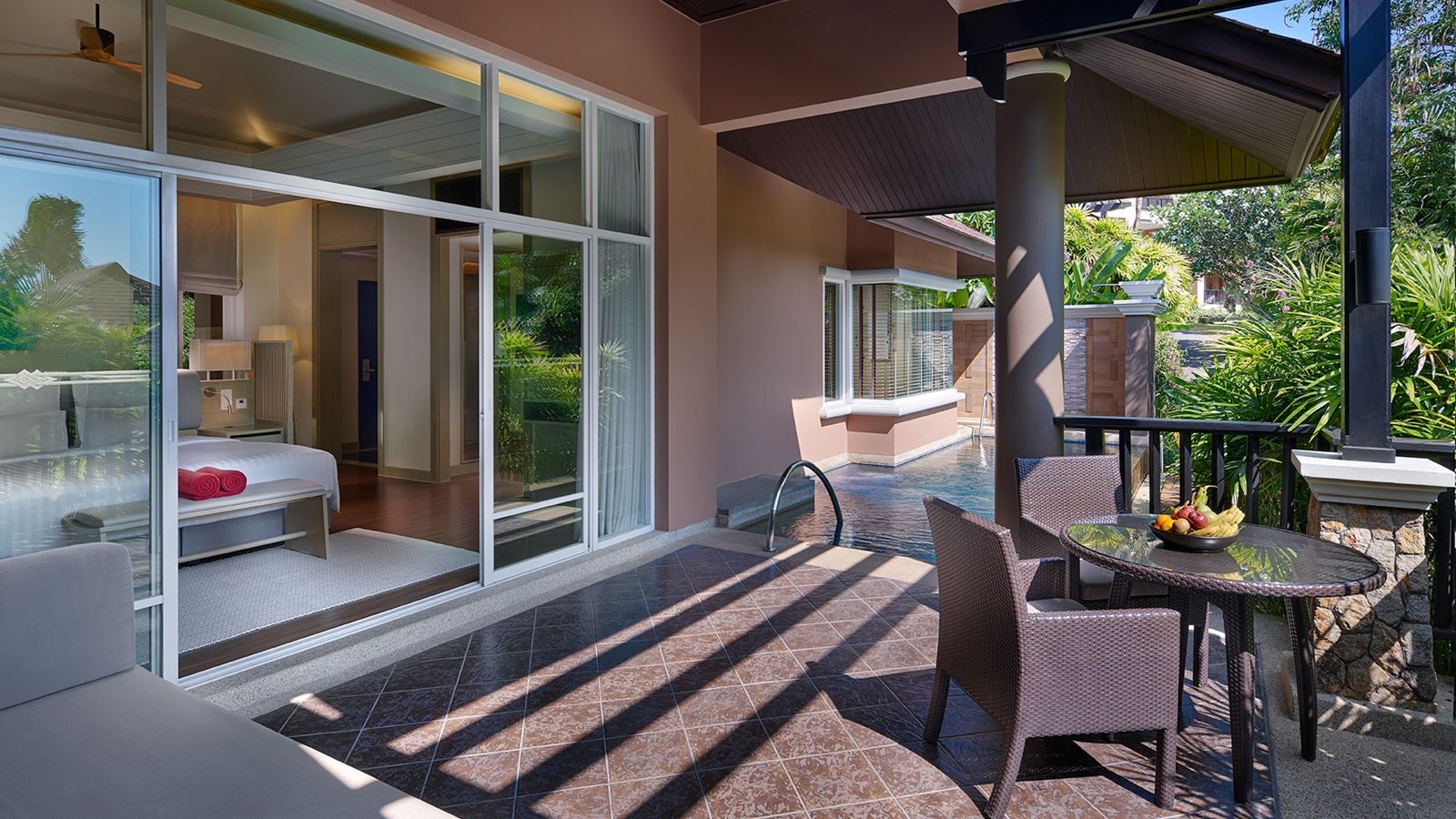 rooms-pool-villa-garden