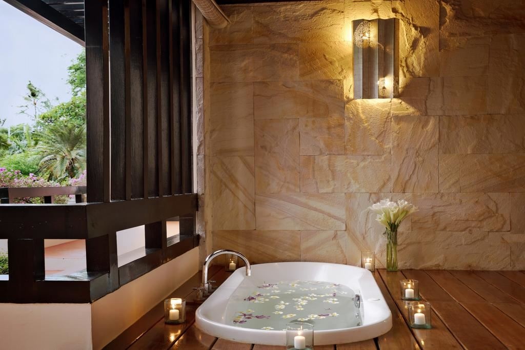 rooms-deluxe-sea-view