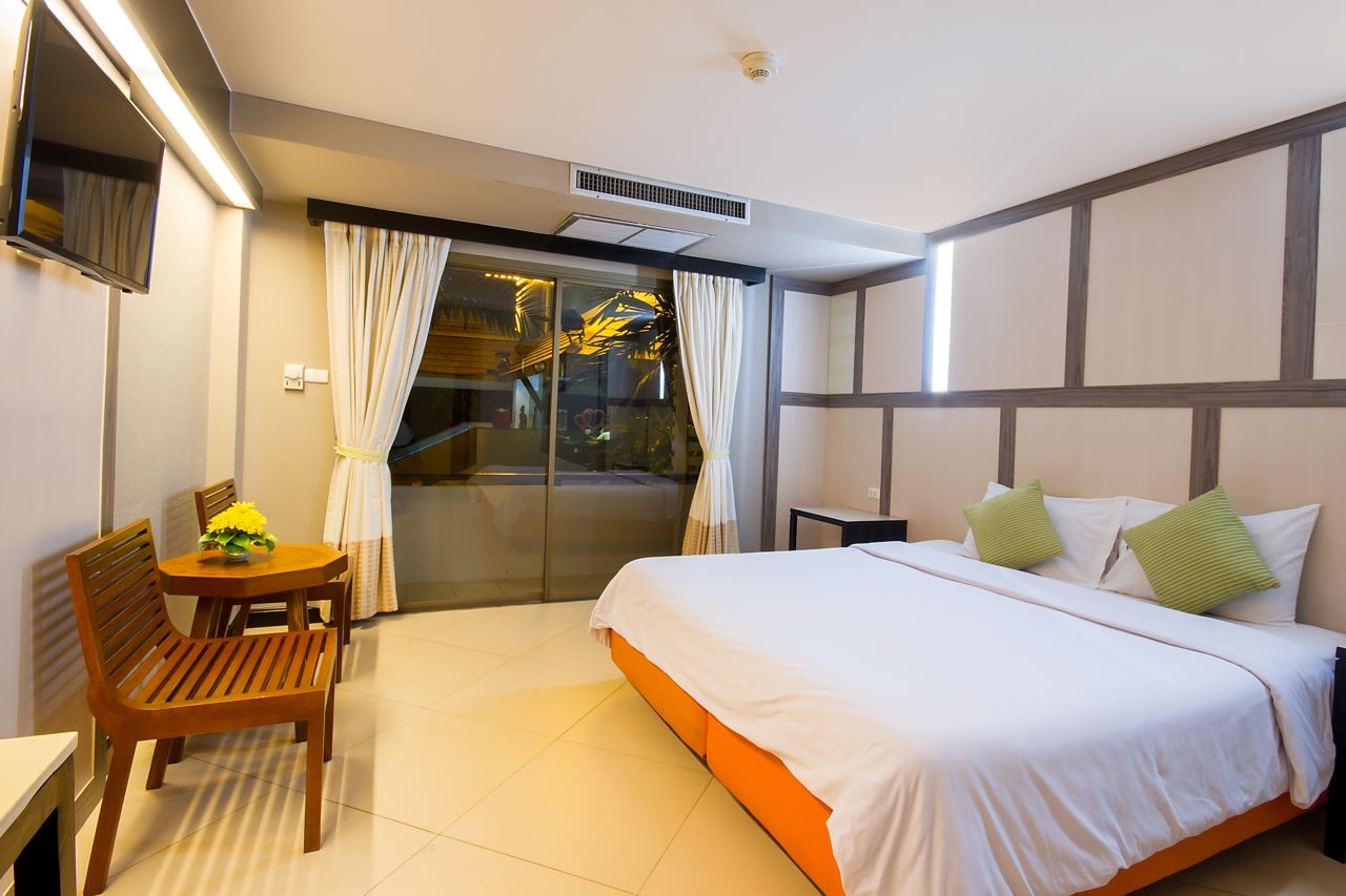 rooms-superior-resort-wing-pool-view