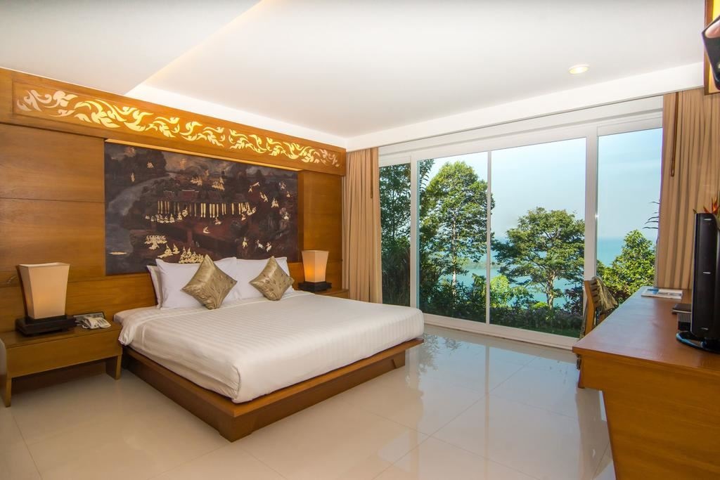 rooms-deluxe-family-room