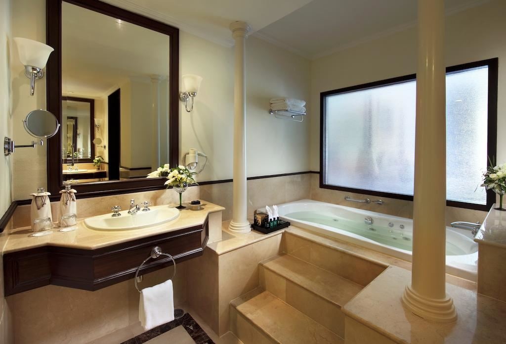 rooms-pool-suite