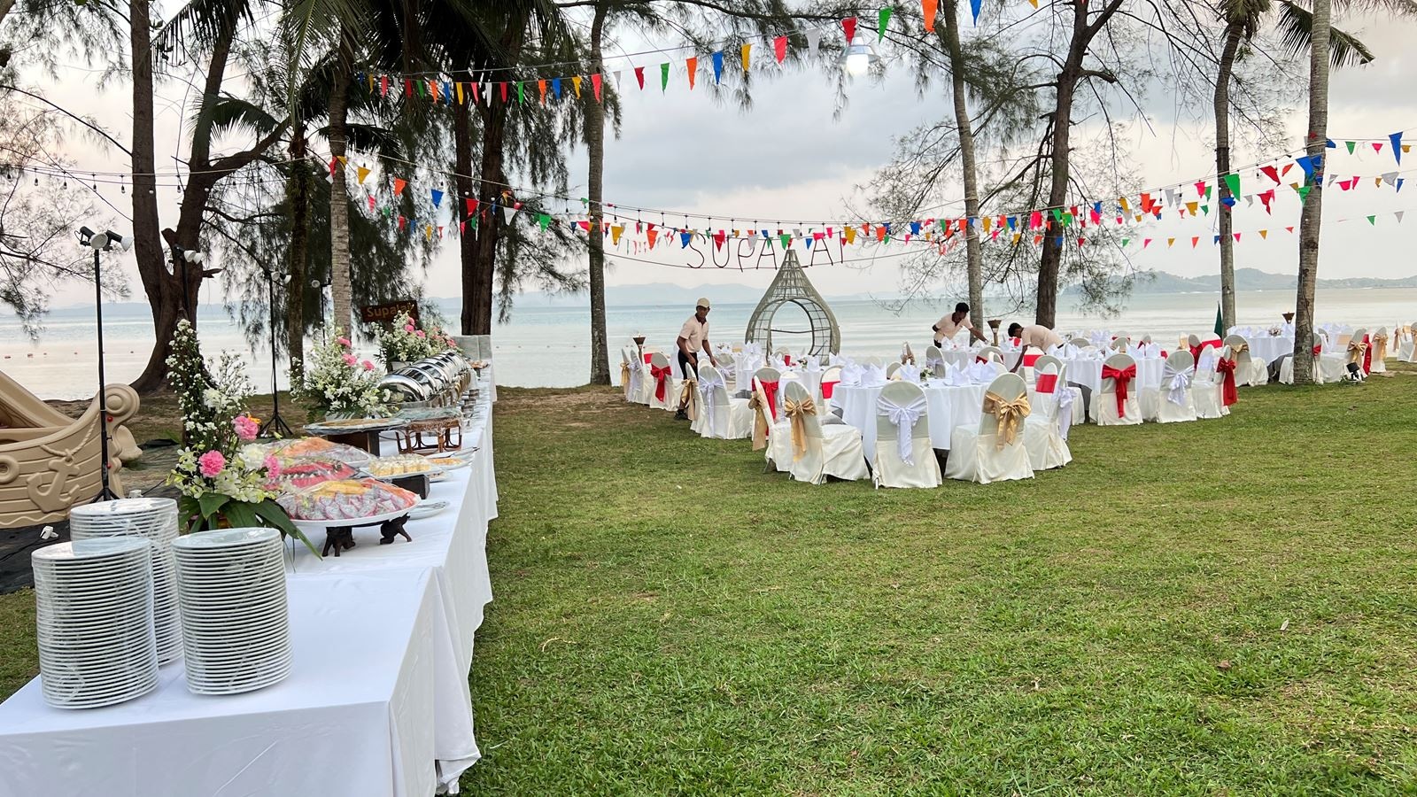 restaurants-sand--sea-beach-bar
