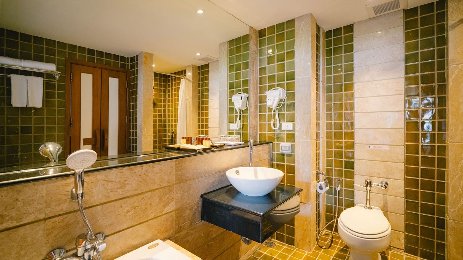 rooms-deluxe-twin-royal-wing-2-single-bed