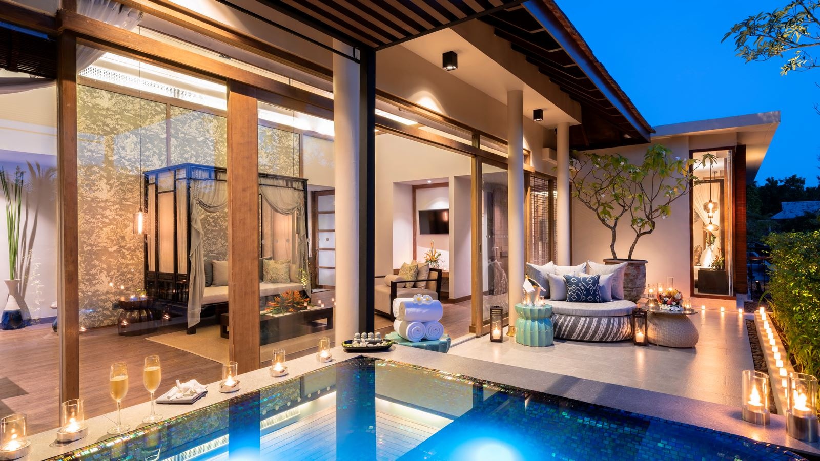 rooms-jacuzzi-pool-suite