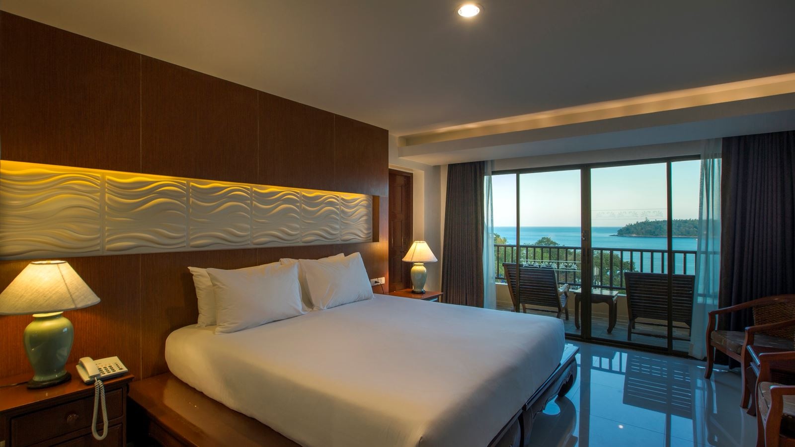 rooms-executive-club-sea-view-room
