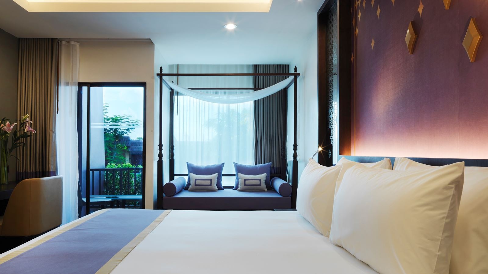 rooms-signature-club-room