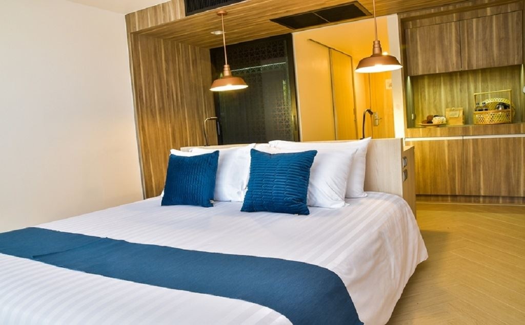 rooms-resort-room