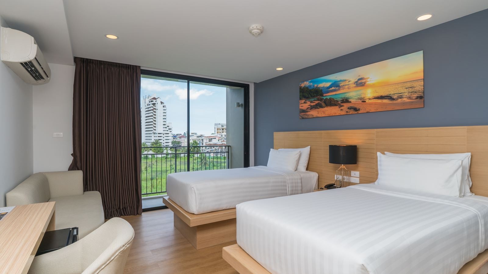 rooms-deluxe-twin-bed