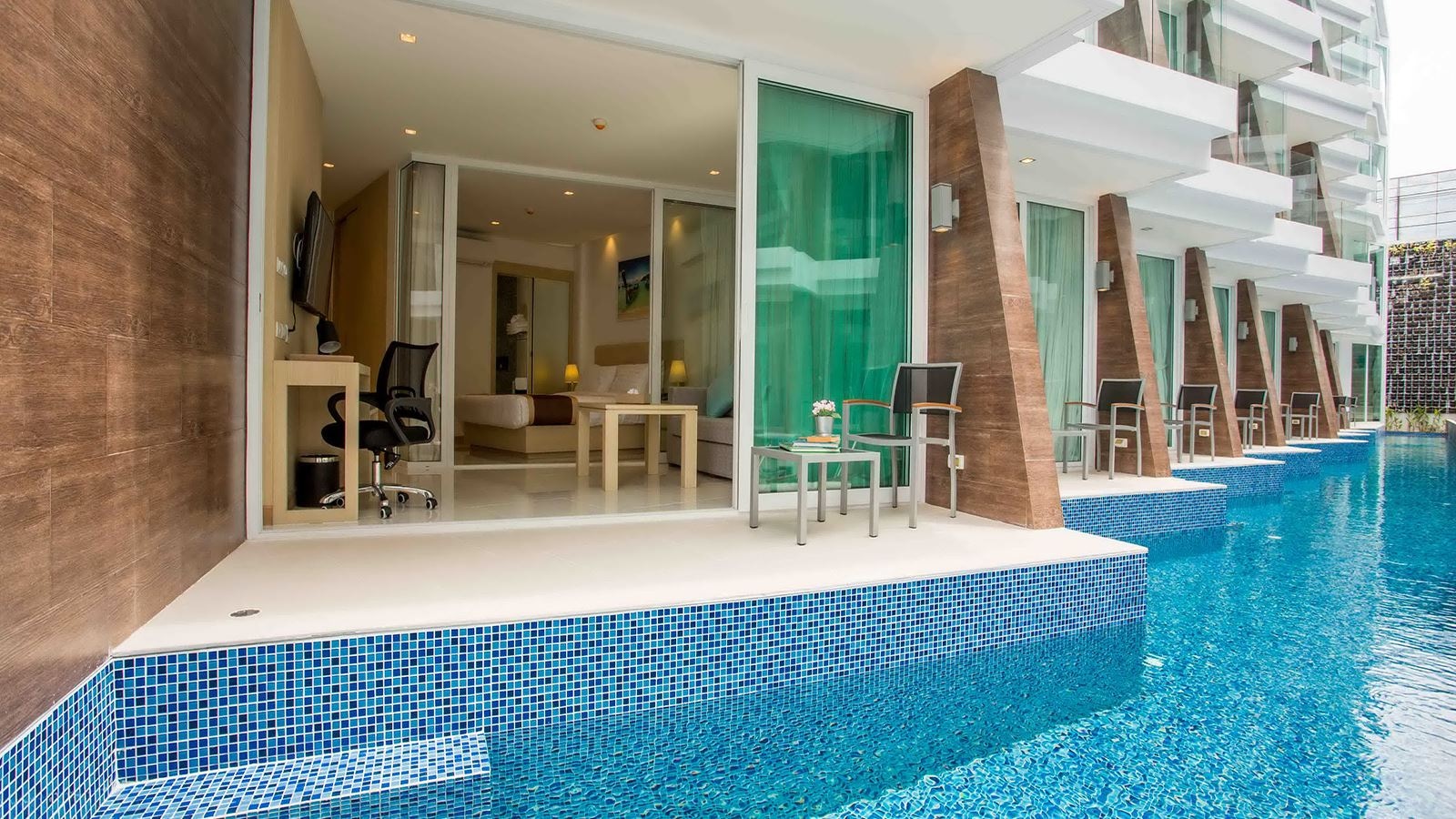 rooms-one-bedroom-pool-access