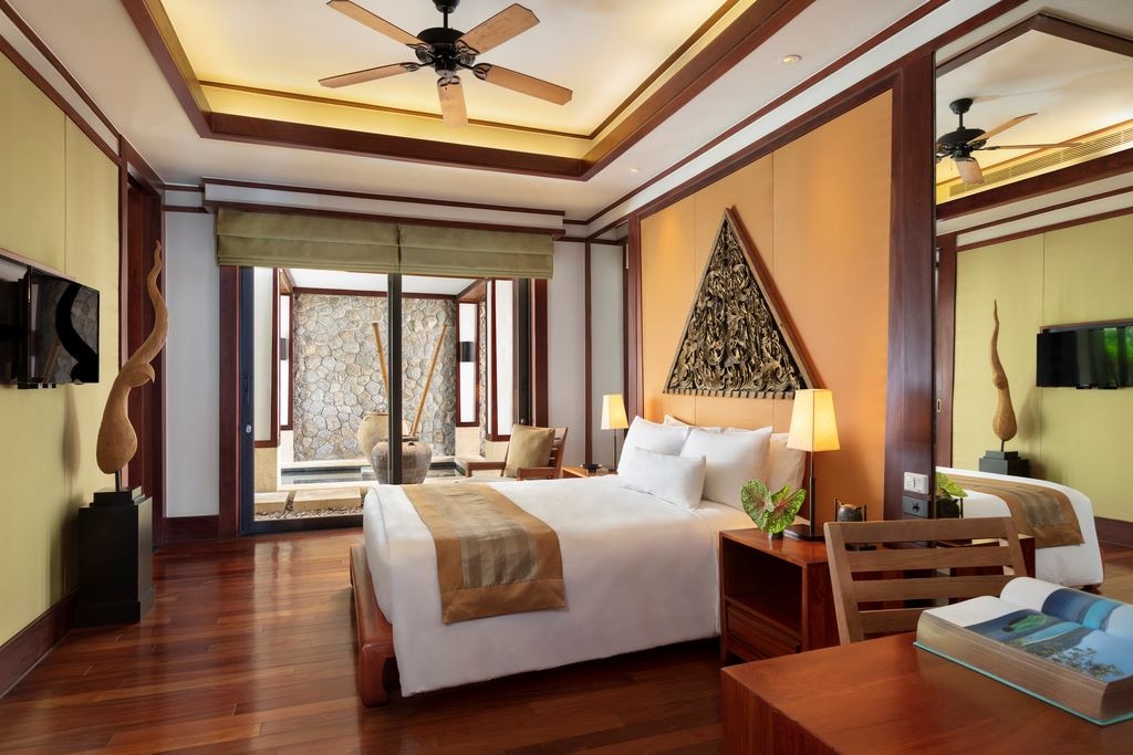 rooms-4-bedroom-pool-suite