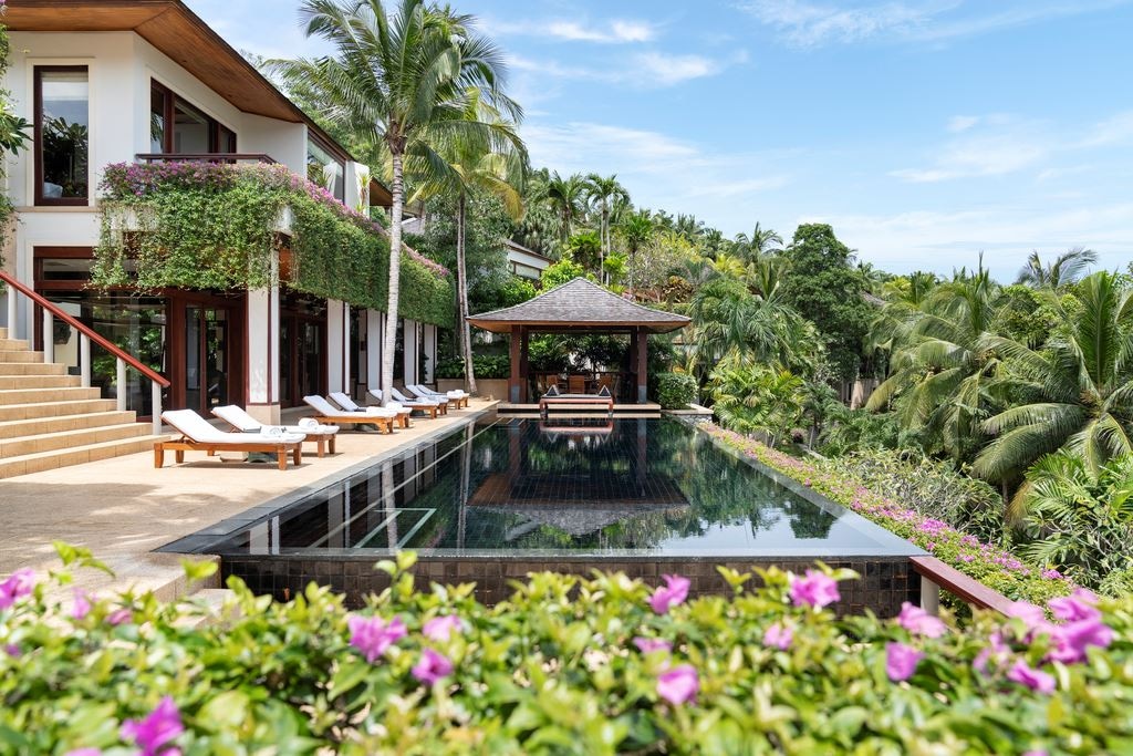 rooms-6-bedroom-pool-villas