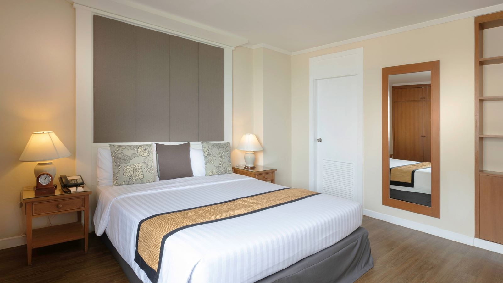 rooms-one-bedroom-premium-suite