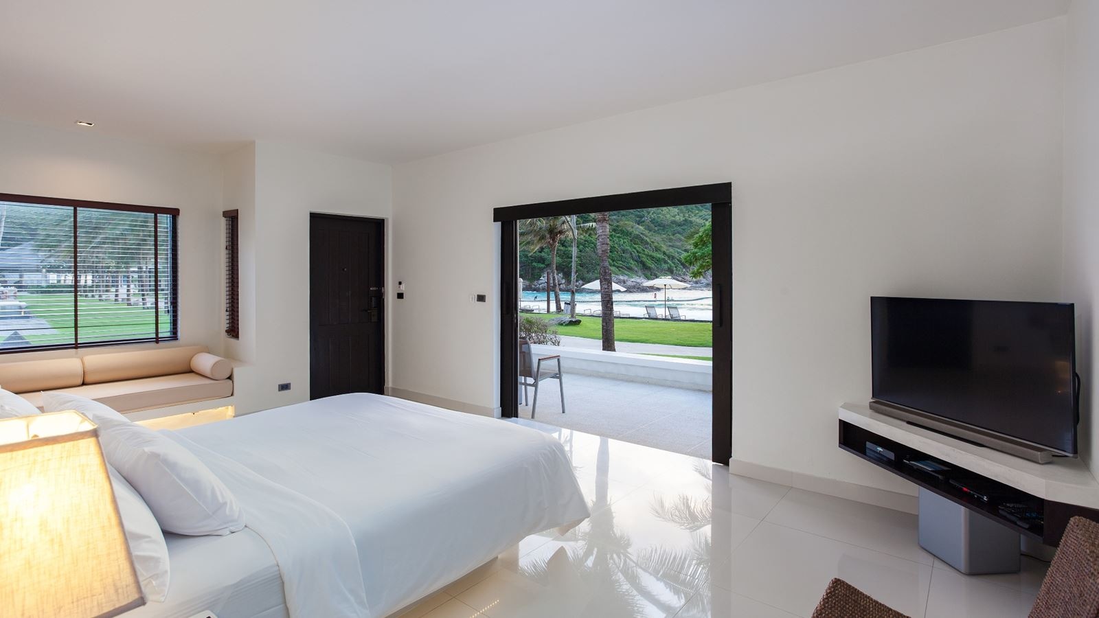 rooms-grand-deluxe-pool-villa-sea-view
