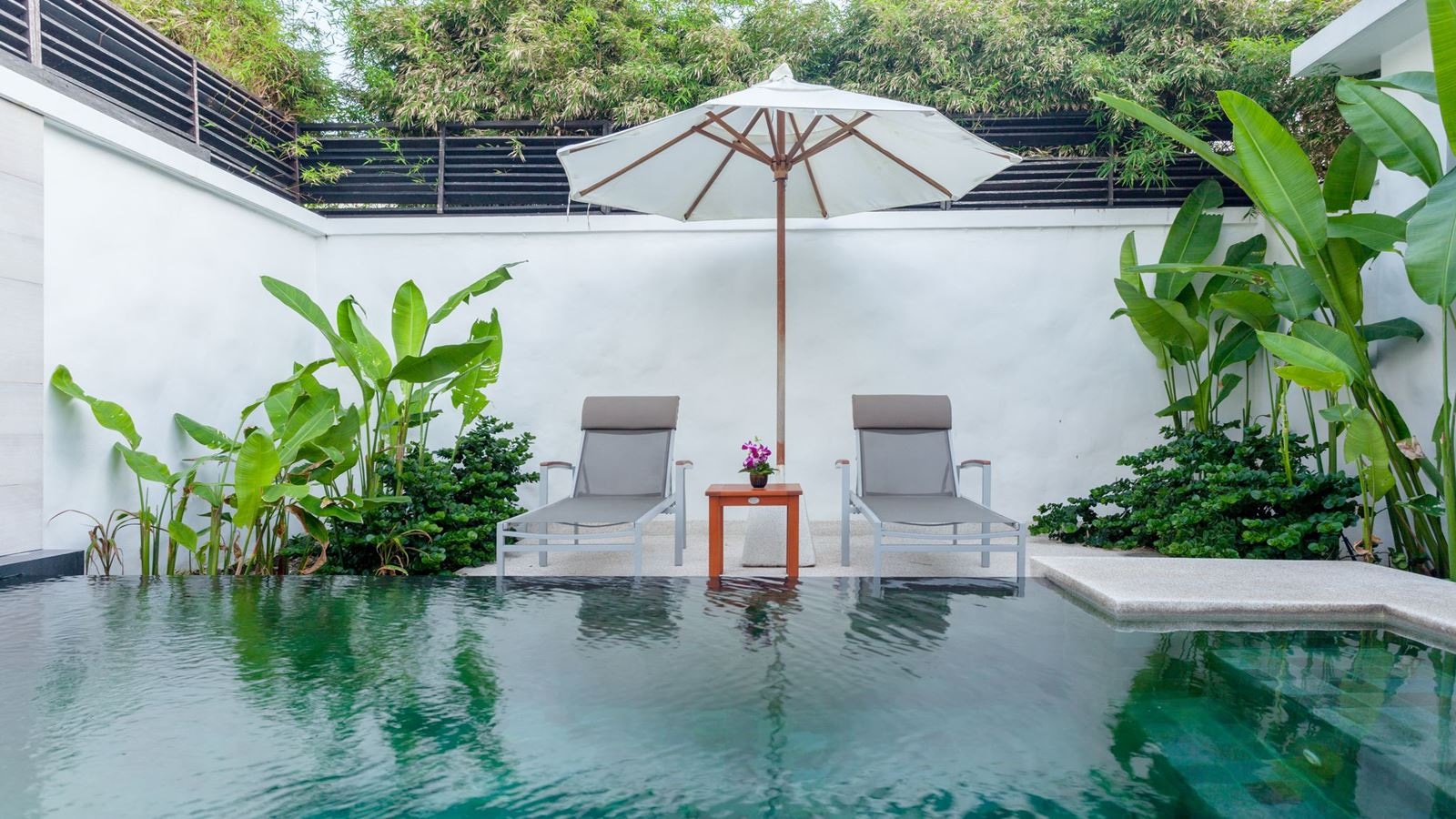 rooms-grand-deluxe-pool-villa-with-partial