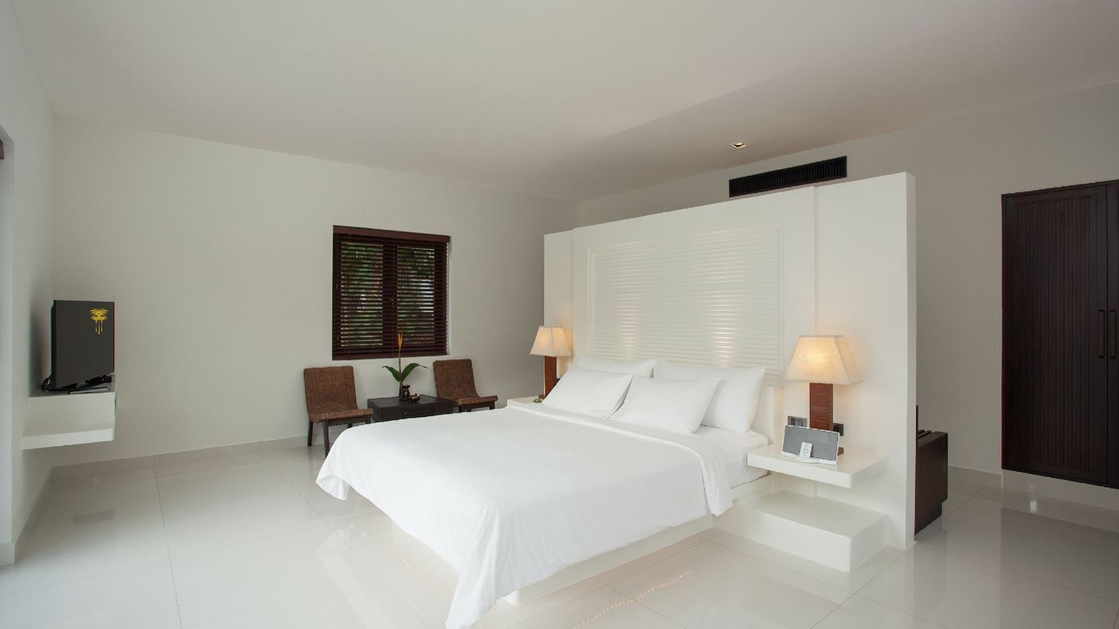 rooms-grand-deluxe-pool-villa-with-partial