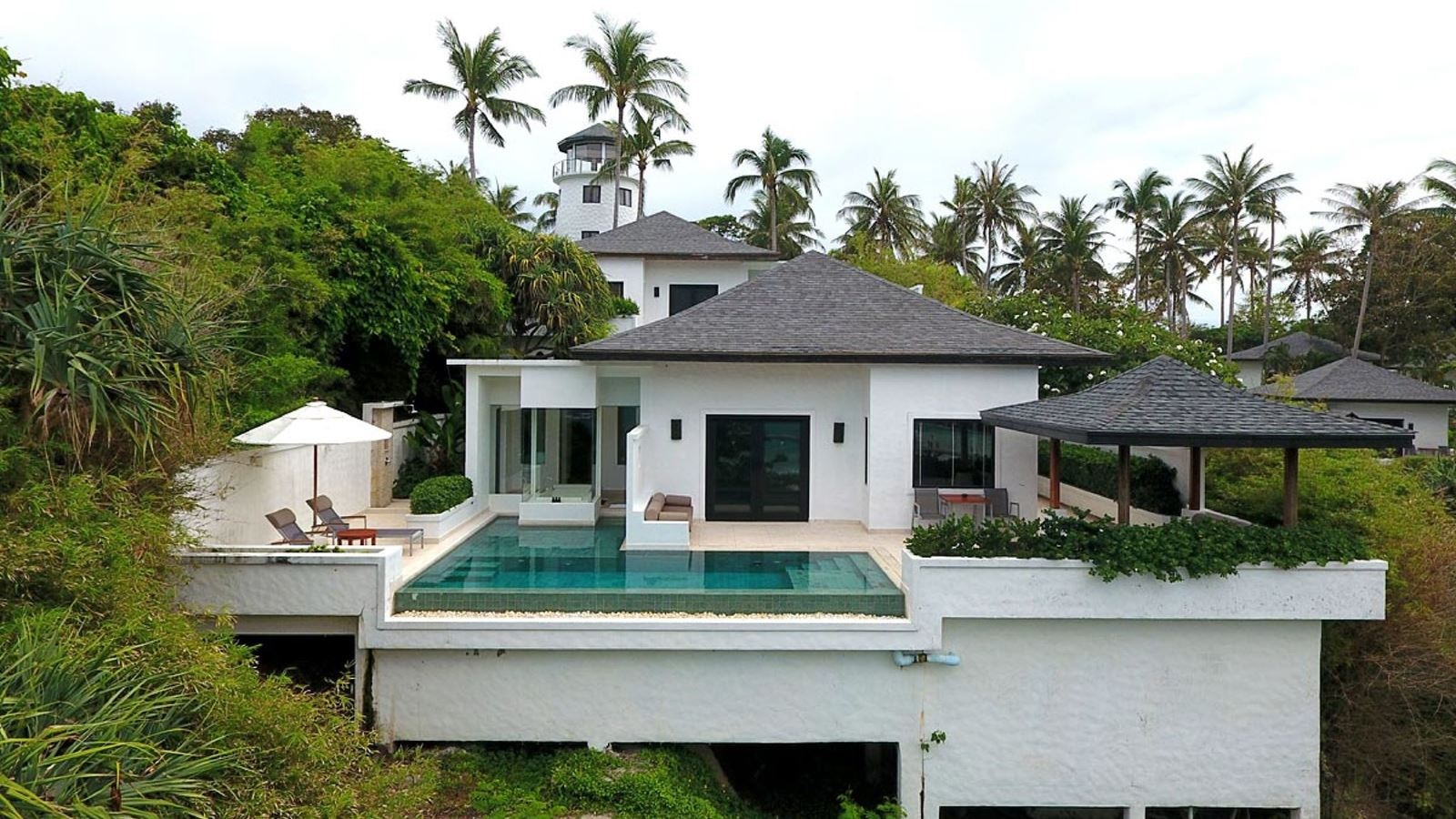rooms-grand-pool-suite-sea-view