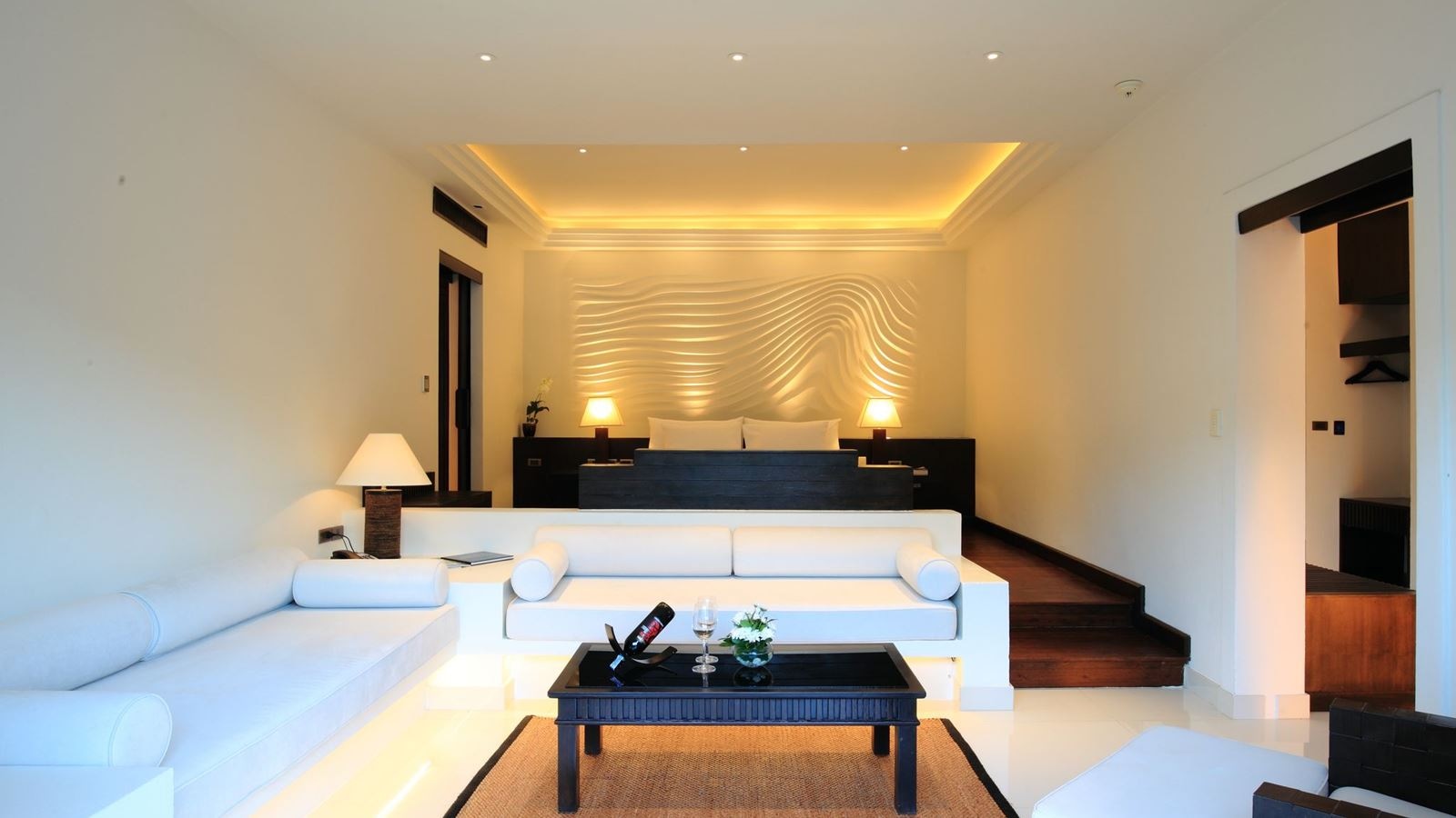 rooms-grand-pool-suite-sea-view