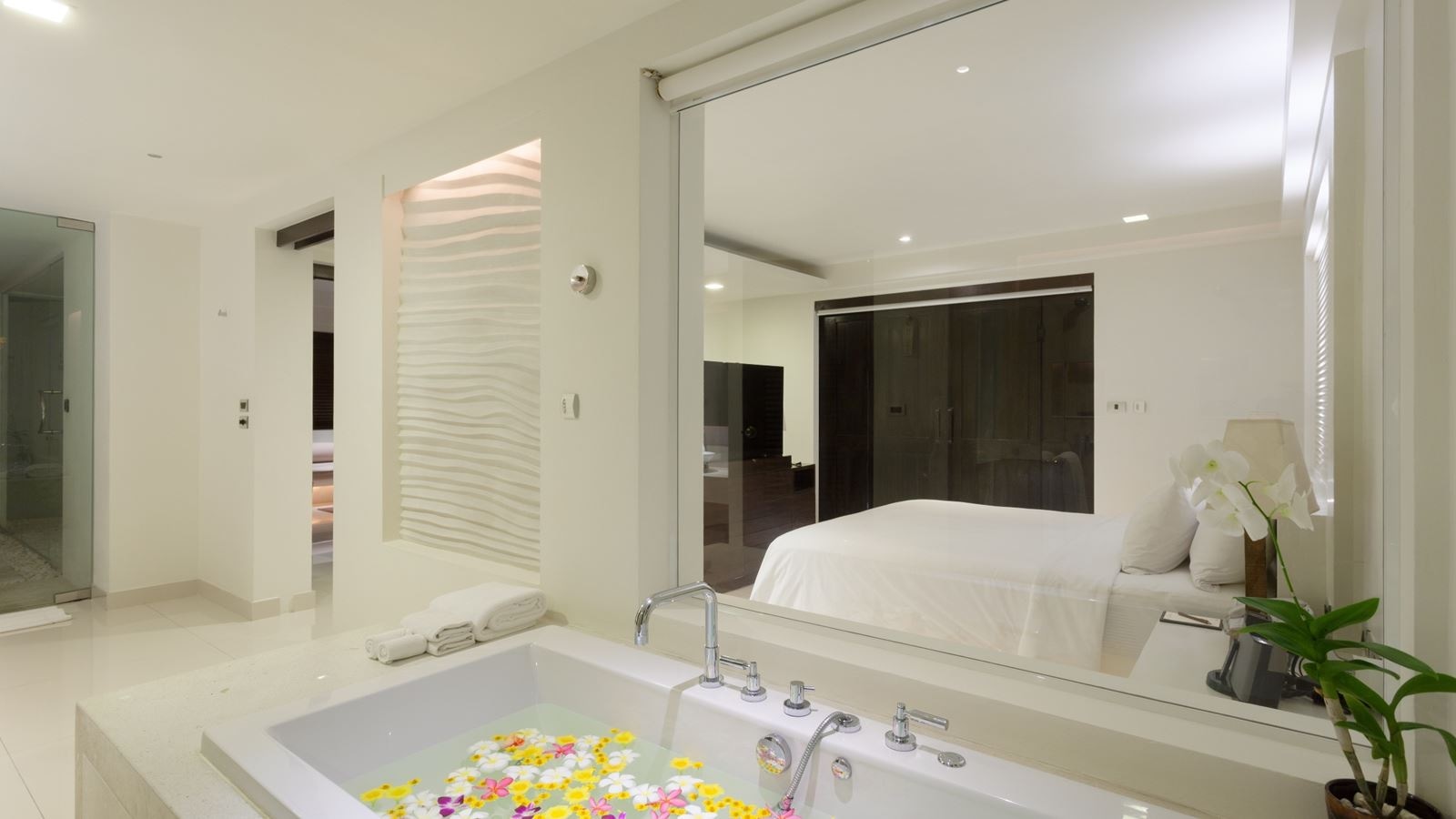 rooms-spa-pool-suite