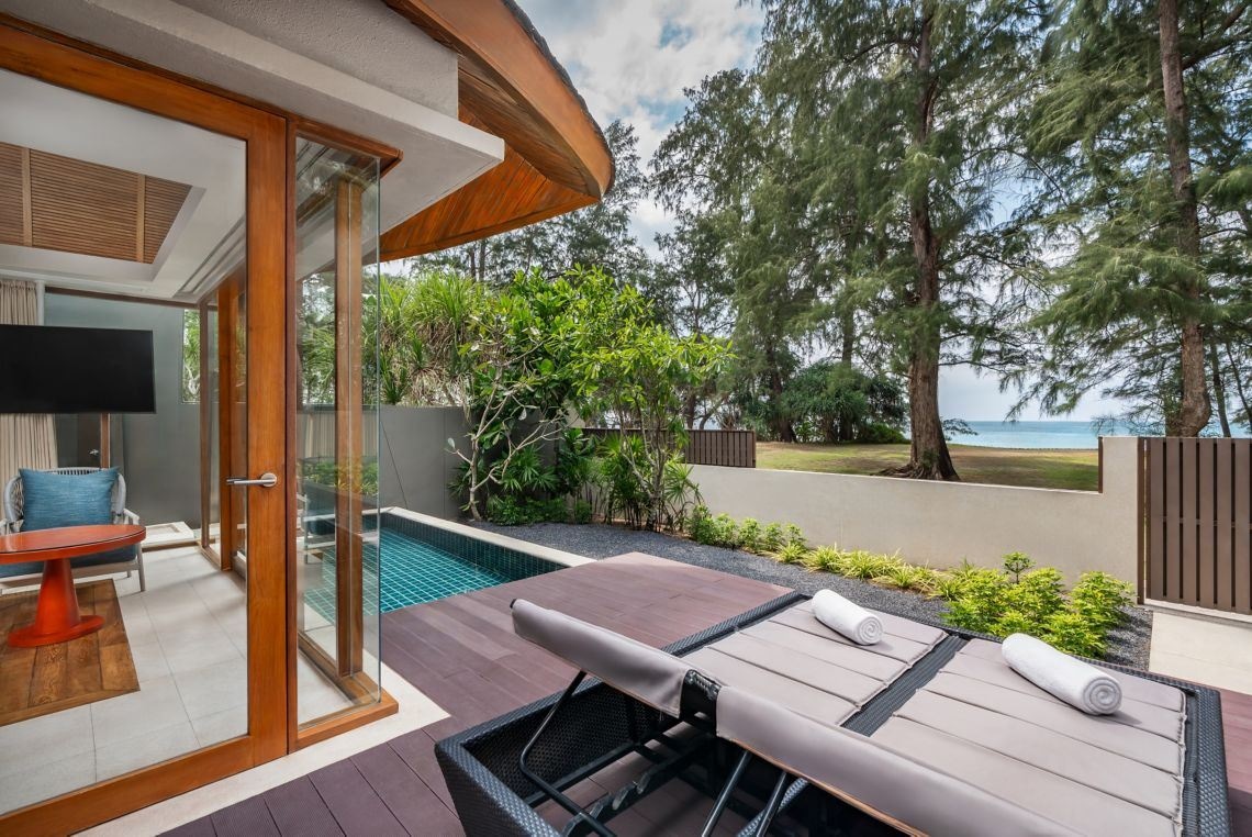 rooms-oceanfront-pool-villa