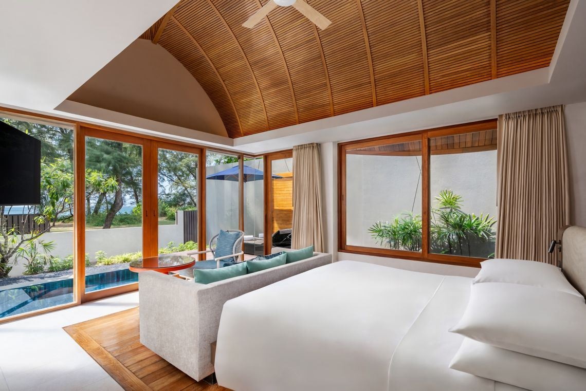 rooms-oceanfront-pool-villa