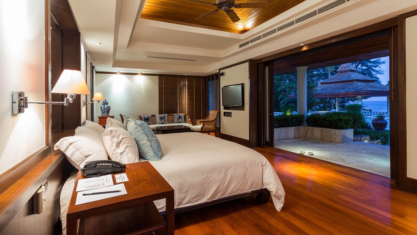 rooms-9-bedroom-ocean-front-residence
