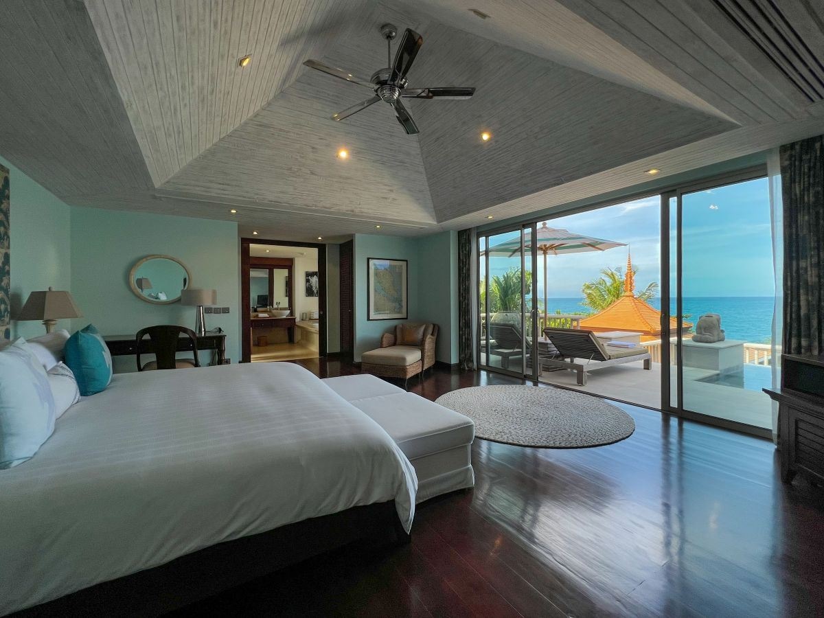 rooms-3-bedroom-ocean-front-residence