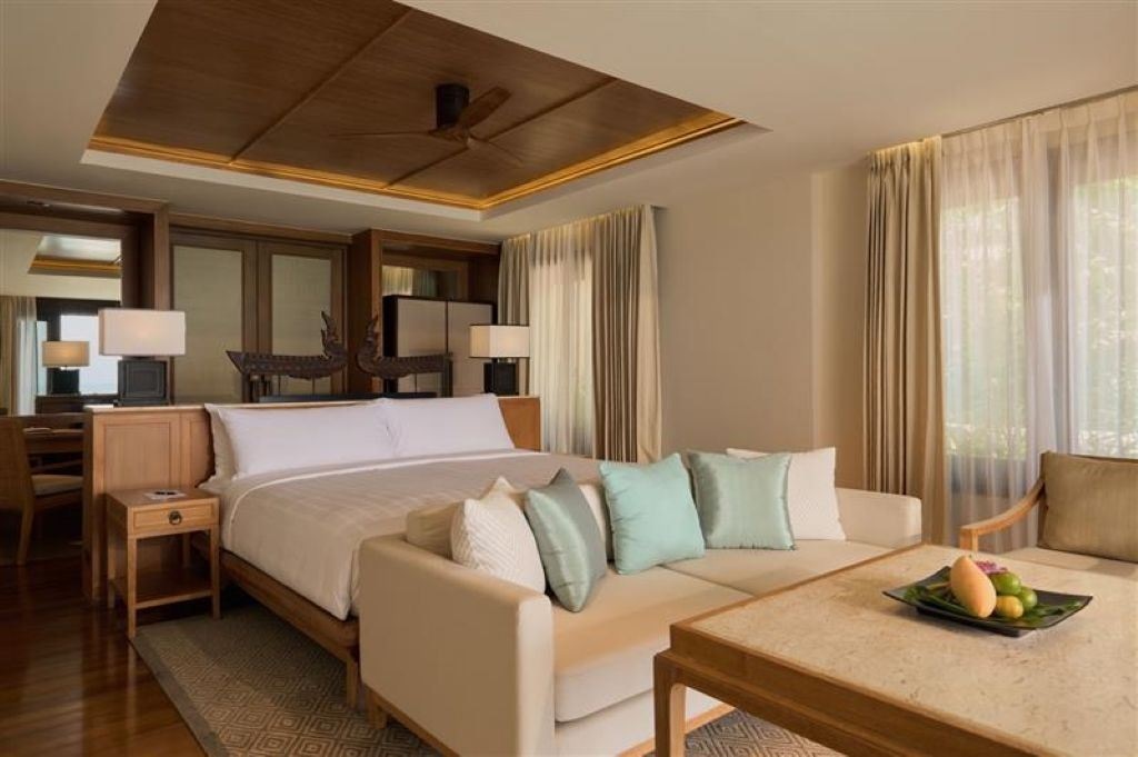rooms-ocean-view-pool-junior-suite