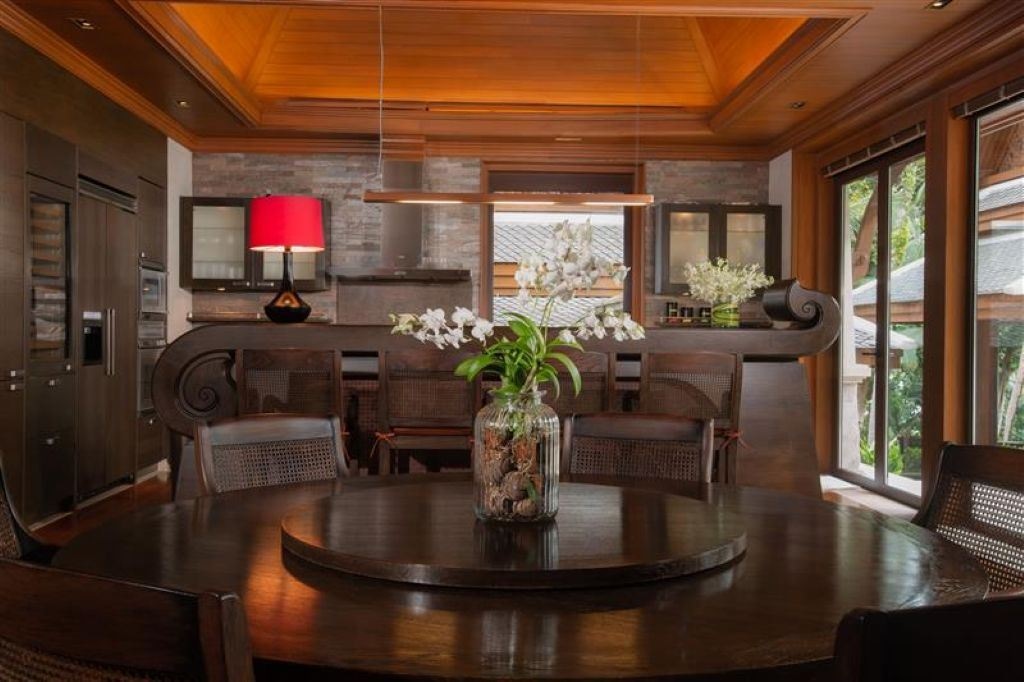 rooms-8-bedroom-ocean-front-residence