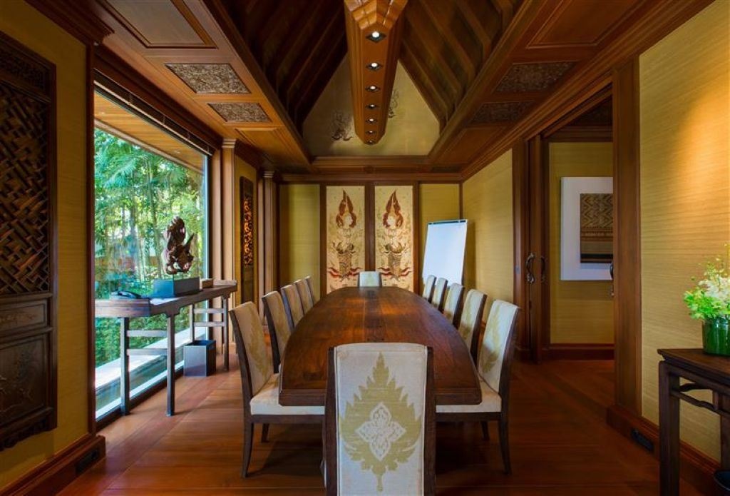 rooms-8-bedroom-ocean-front-residence