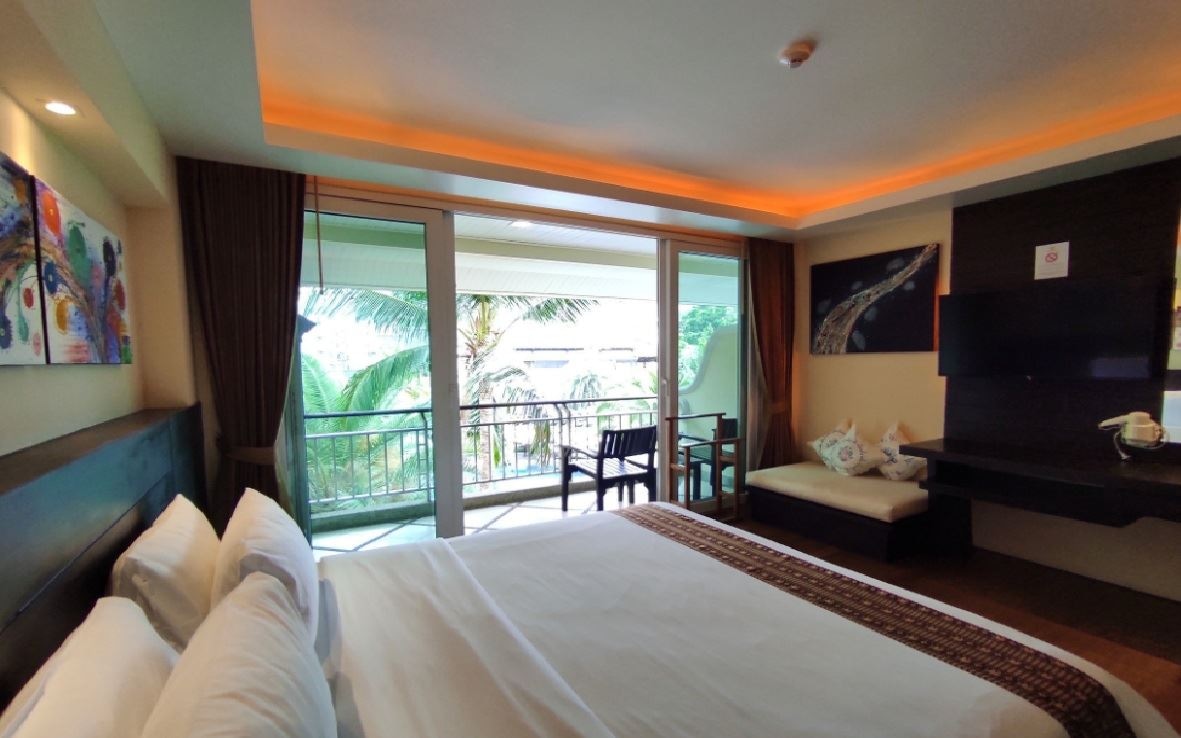 rooms-superior-pool-view-double-bed