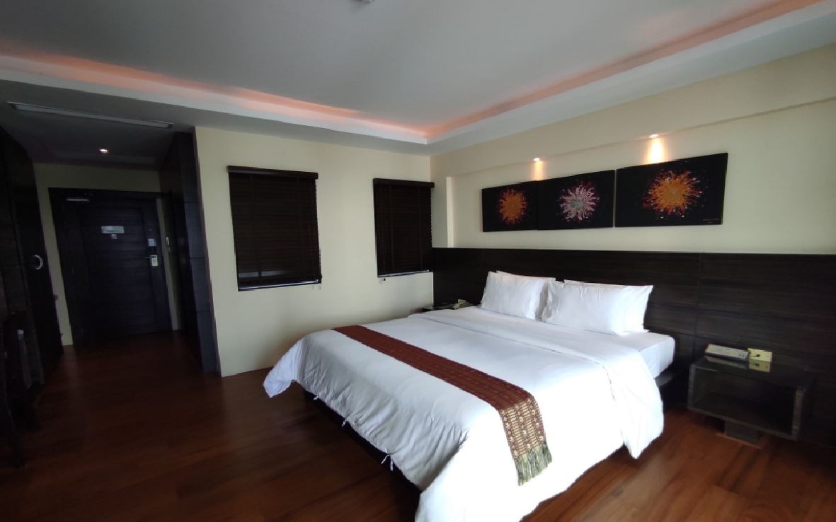 rooms-superior-pool-view-double-bed