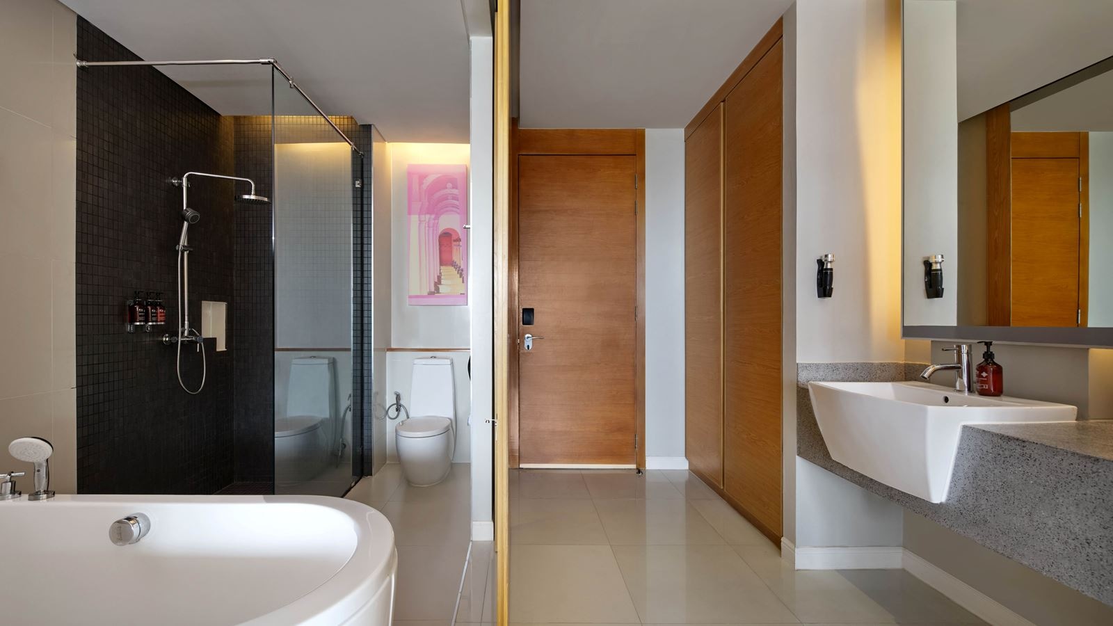 rooms-deluxe-pool-view