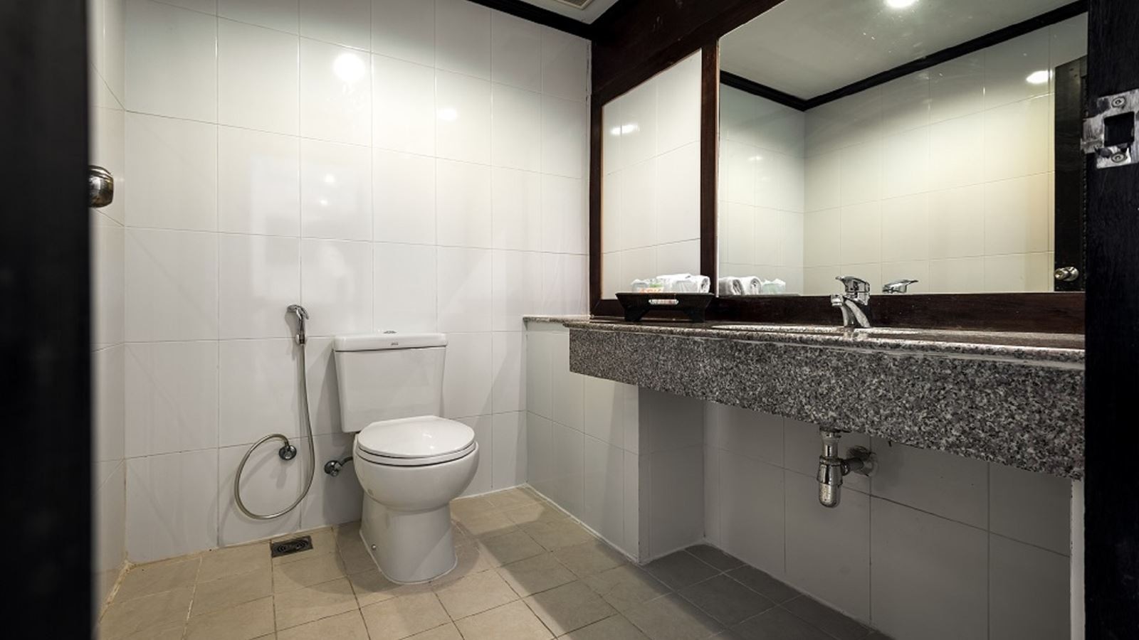 rooms-honeymoon-suite