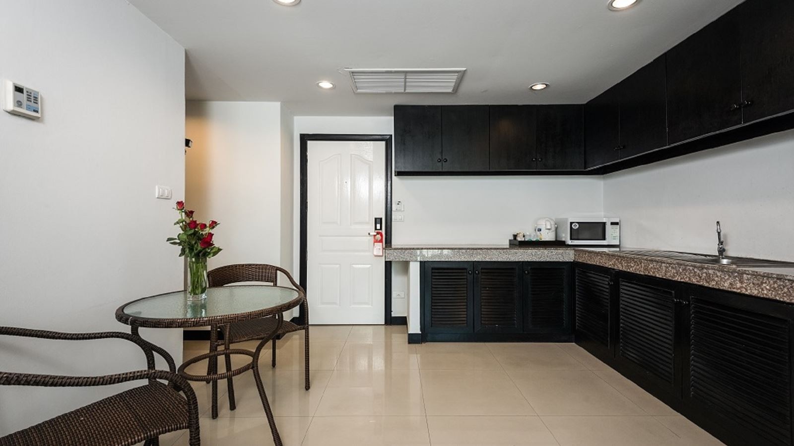 rooms-honeymoon-suite