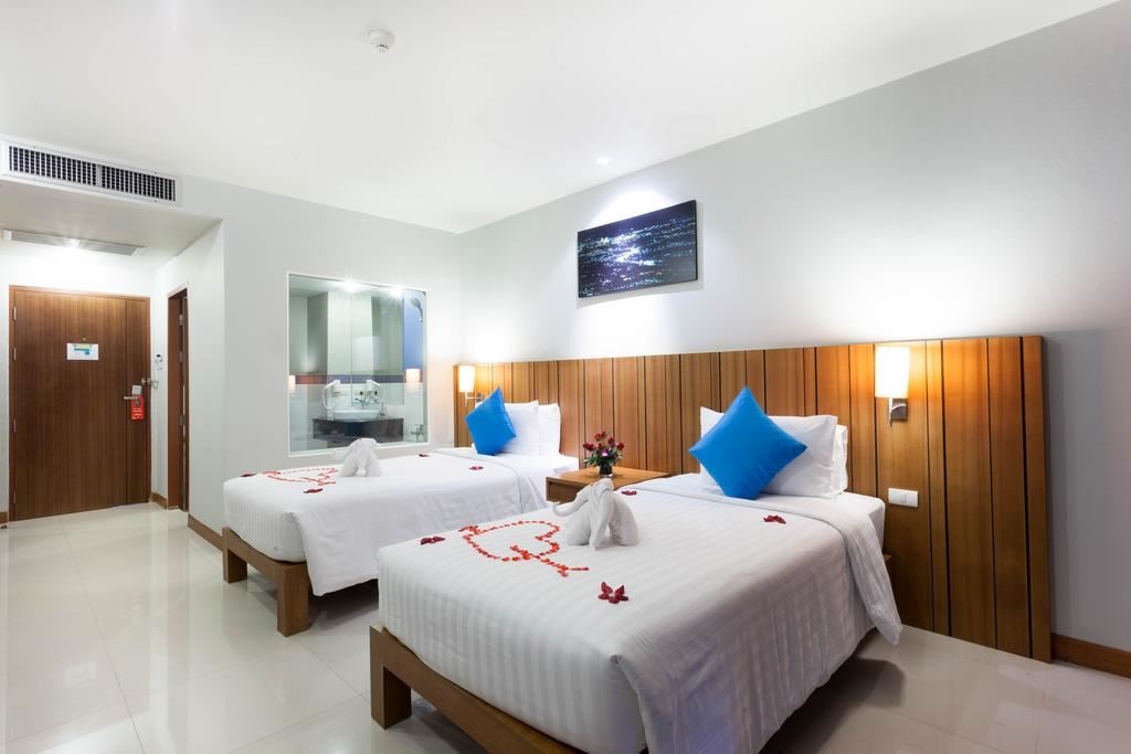 rooms-deluxe-pool-access