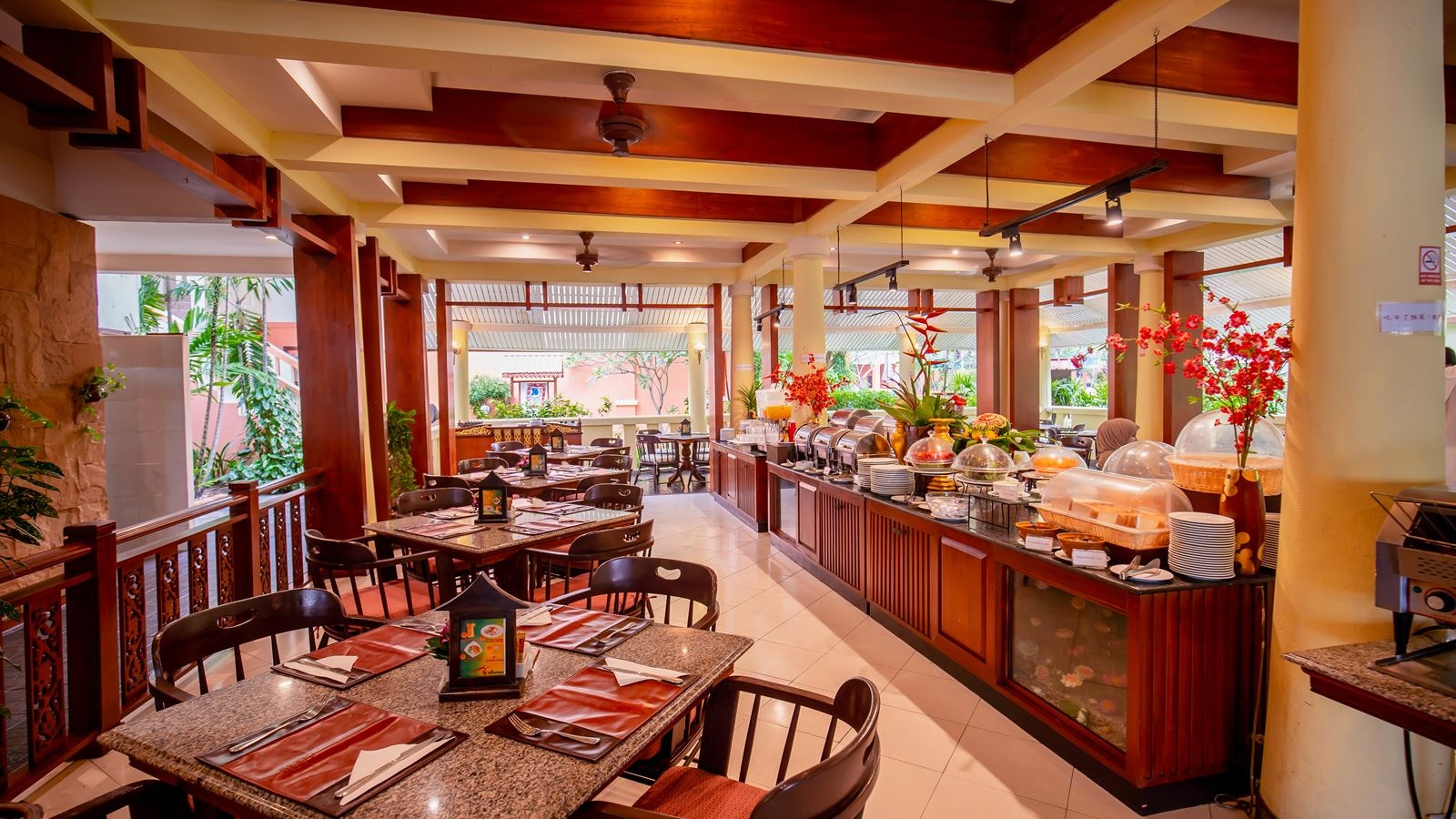 restaurants-the-balcony-restaurant