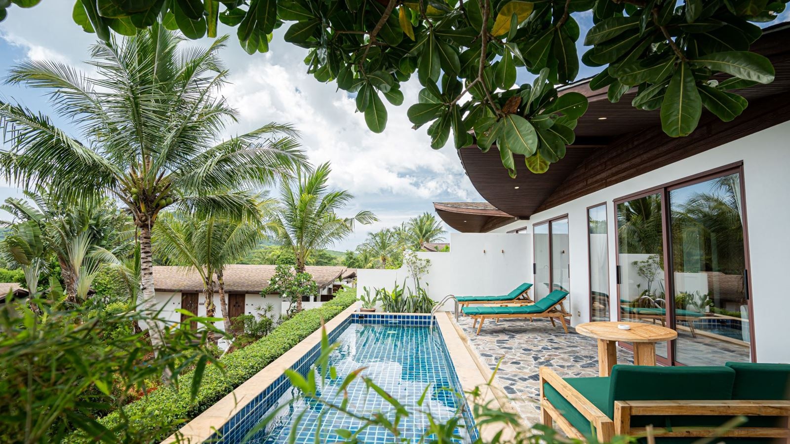 rooms-lux-1bedroom-sea-view-pool-villa