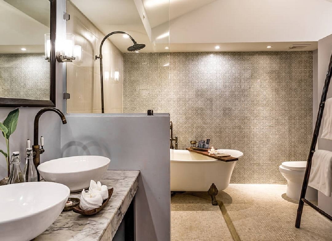 rooms-outdoor-jacuzzi-suites