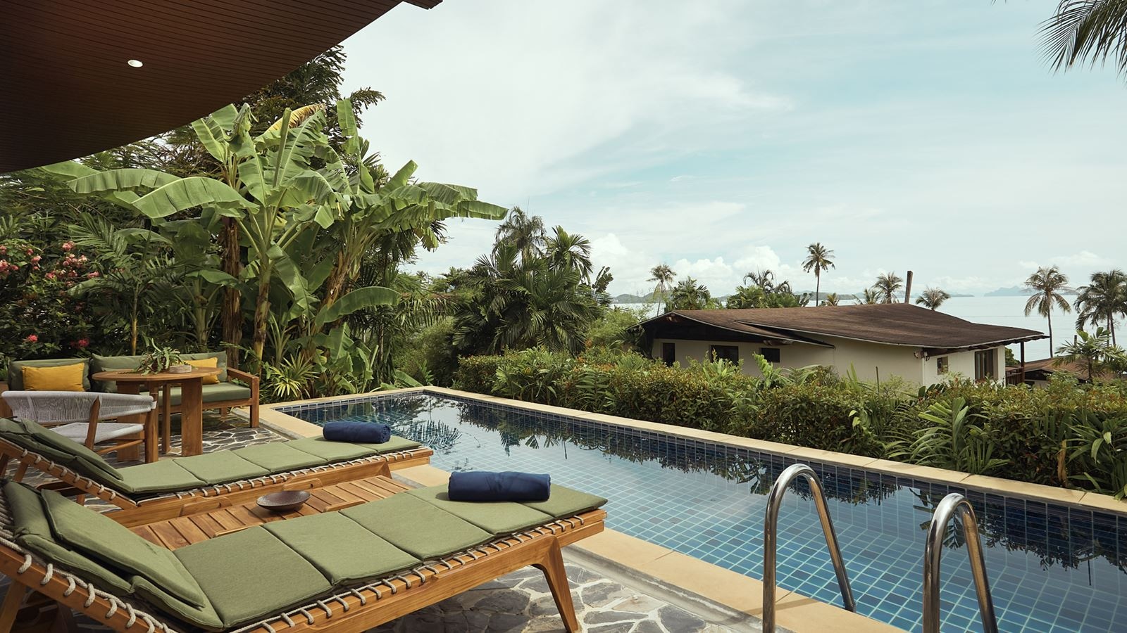 rooms-lux-2bedroom-sea-view-pool-villa