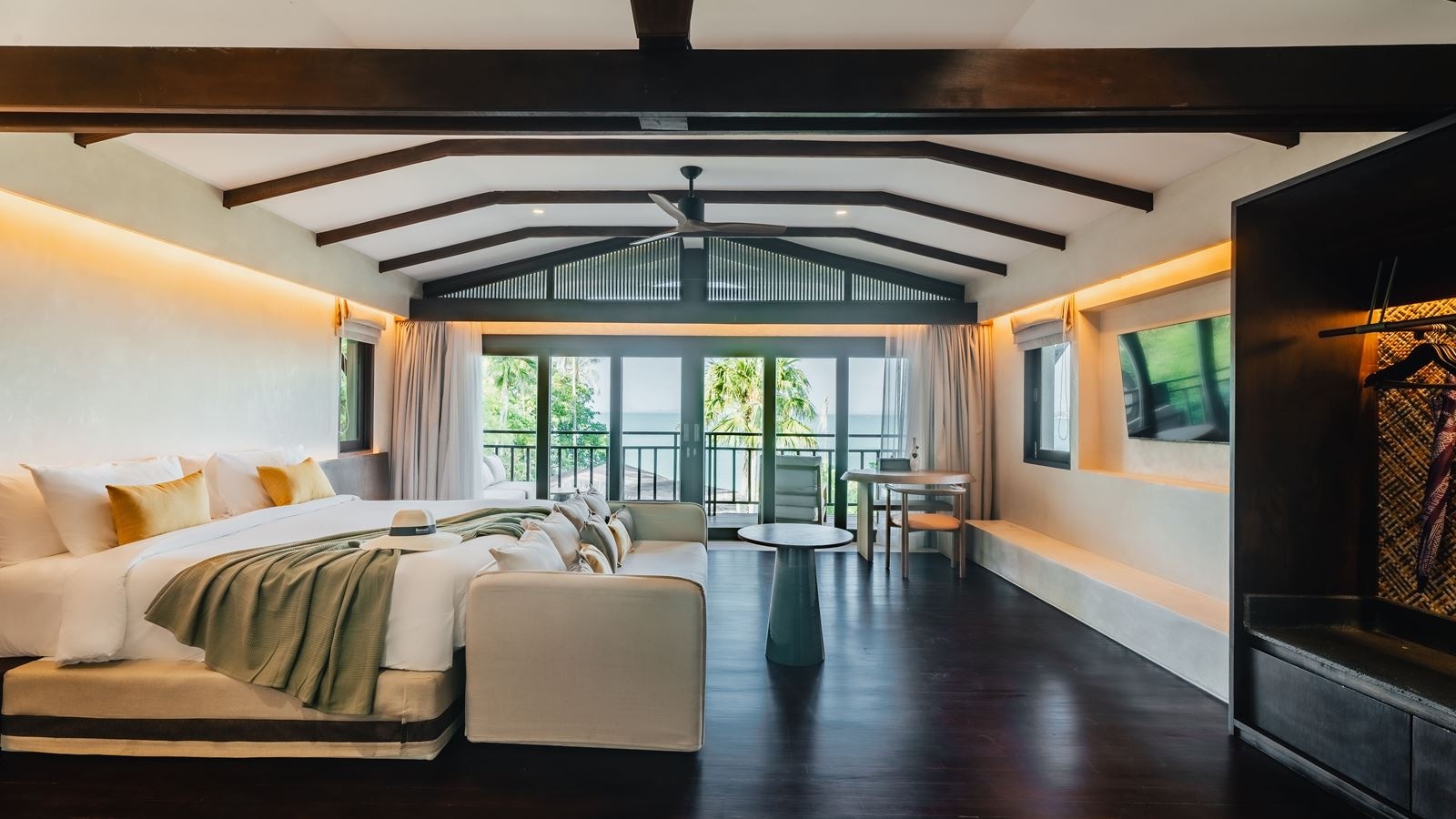 rooms-lux-3-bedroom-grand-sea-view-pool-villa