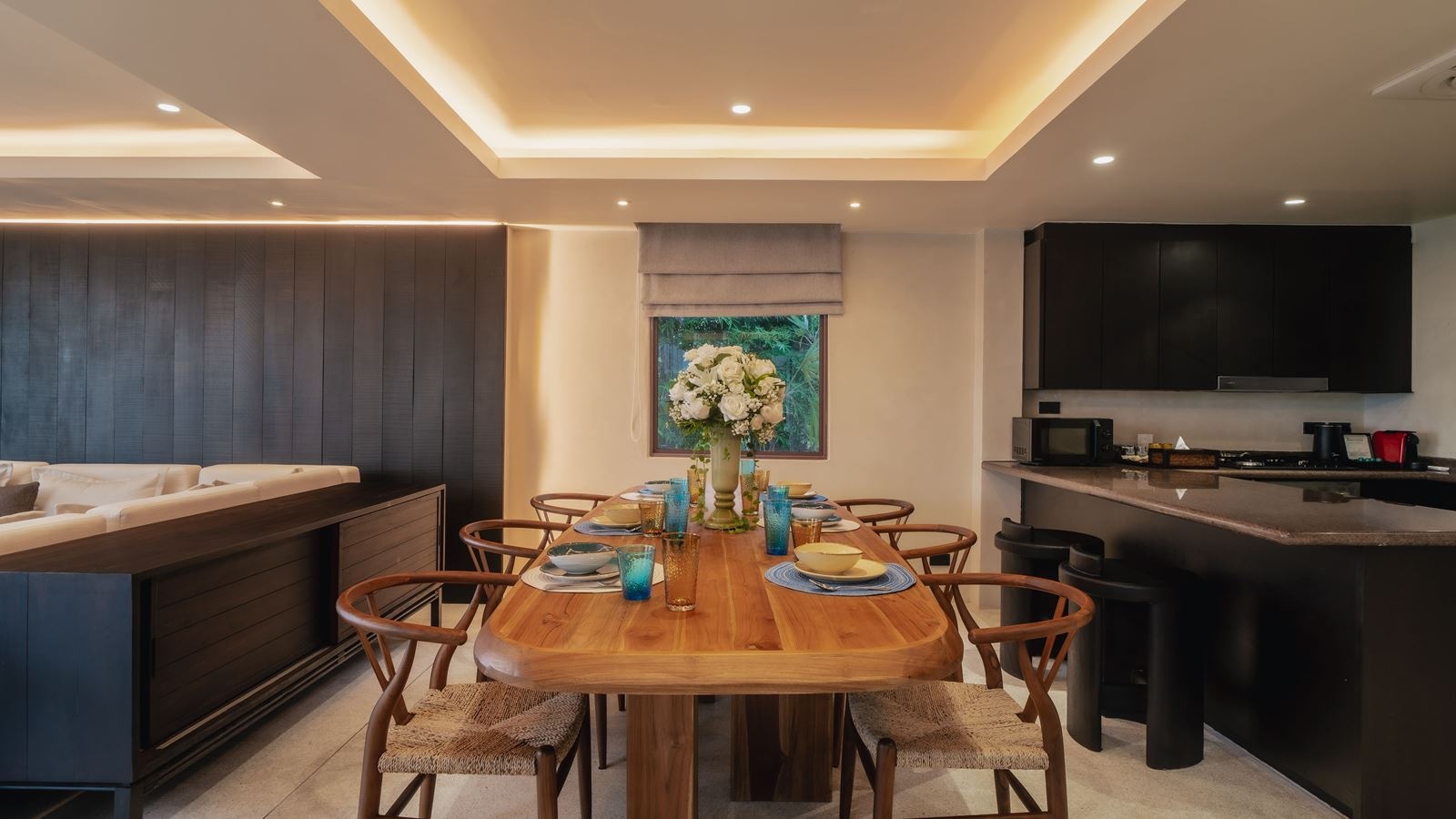 rooms-lux-3-bedroom-grand-beachfront-pool-villa