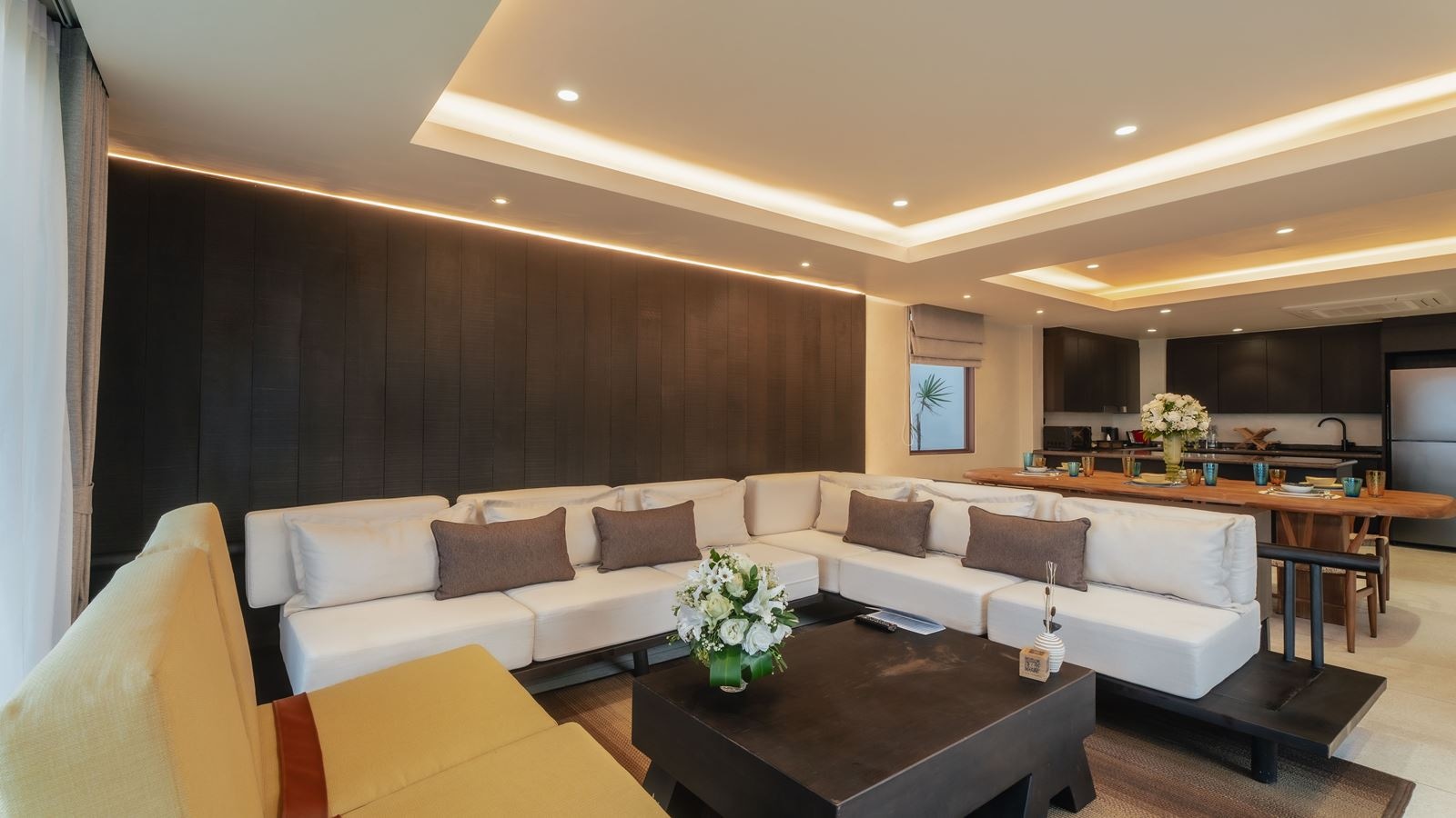 rooms-lux-3-bedroom-grand-beachfront-pool-villa