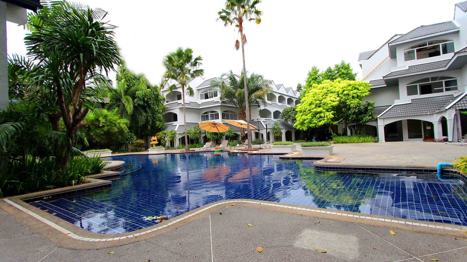 pools-outdoor-pool