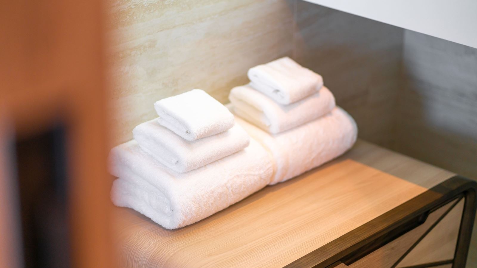 rooms-deluxe-twin-bed-room