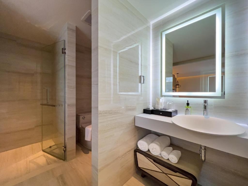 rooms-premier-twin-bed-room-with-balcony