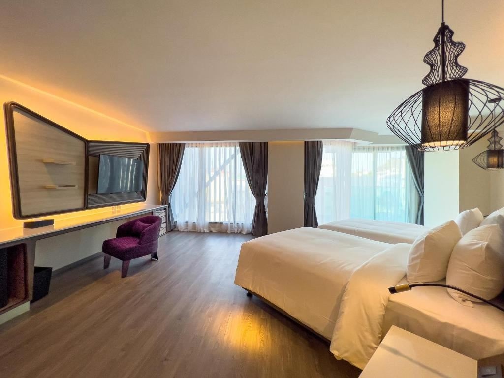rooms-amethyst-executive-twin-bed-room