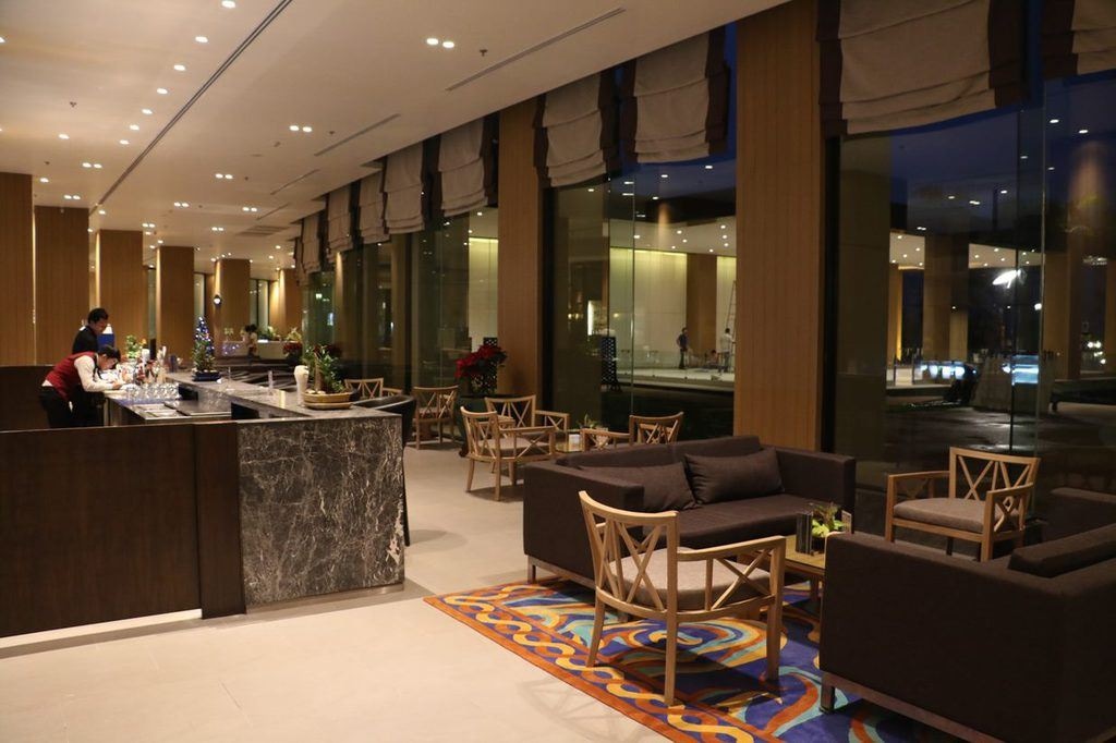 bars-the-bar-at-beach-hotel