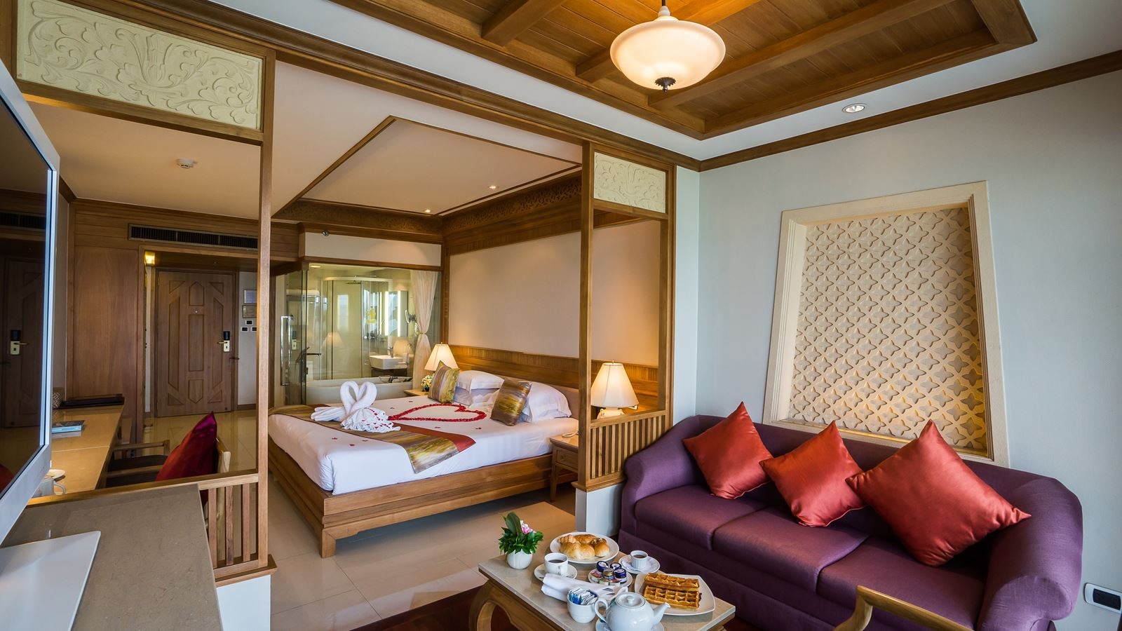 rooms-deluxe-honeymoon-suite