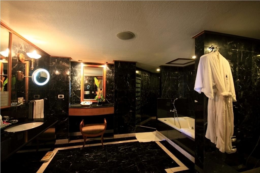 rooms-royal-suite-two-bedroom